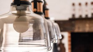Wie richtet man smarte Beleuchtung ohne Elektriker ein?